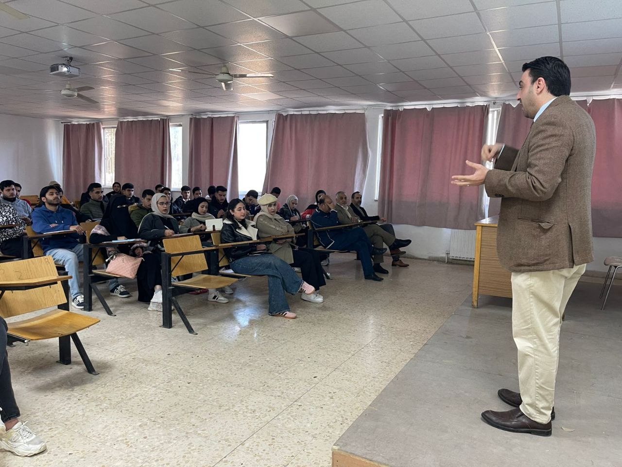 Faculty of Tourism and Hotels Organizes a Workshop Titled “Human Relations in the Workplace”